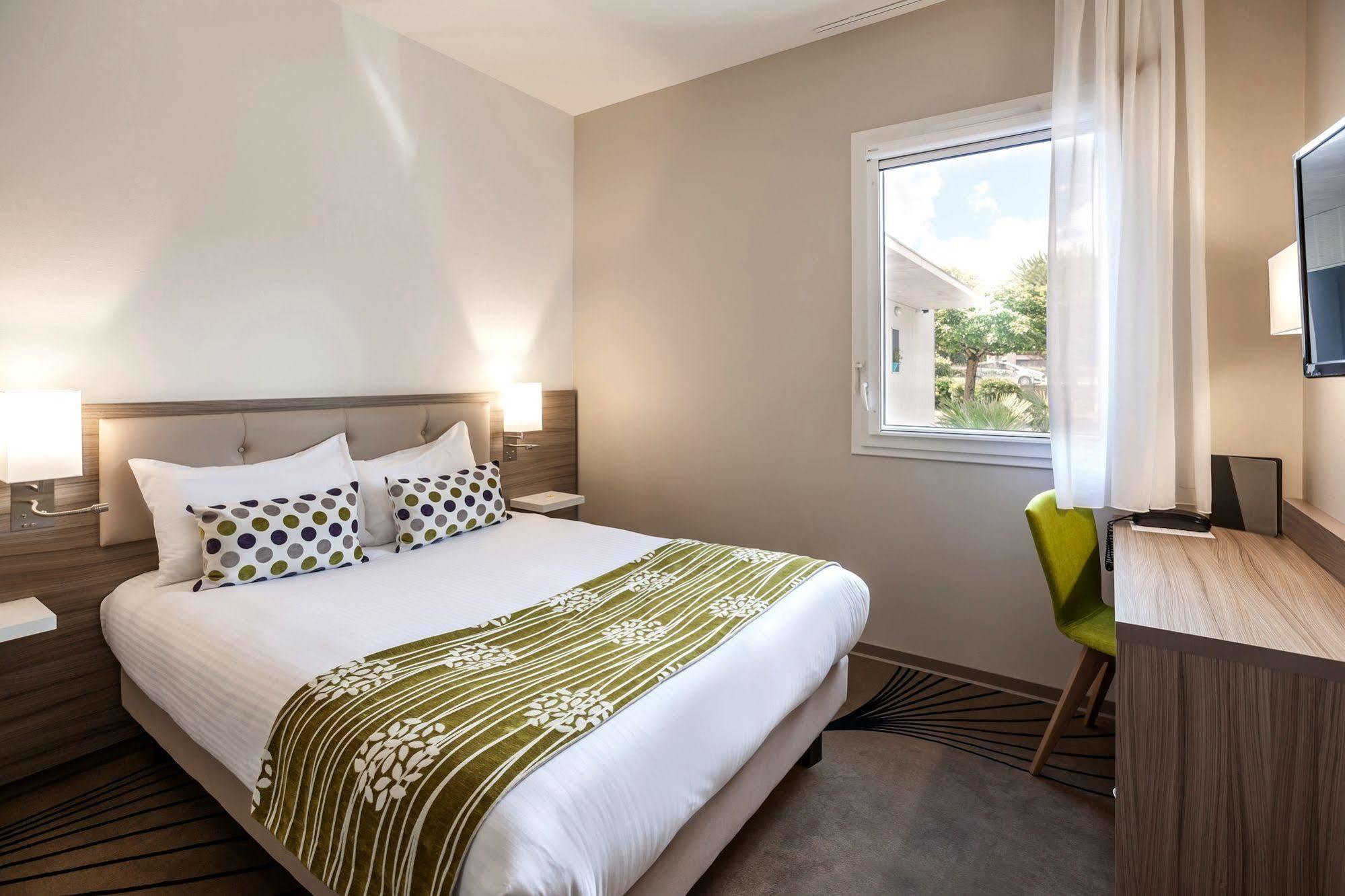 Logis Hotel Restaurant & Spa Au Comte D'Ornon Gradignan Eksteriør billede