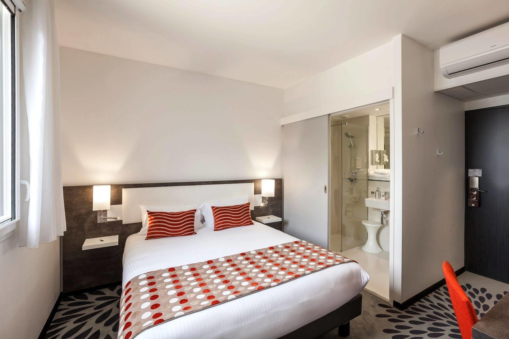 Logis Hotel Restaurant & Spa Au Comte D'Ornon Gradignan Eksteriør billede