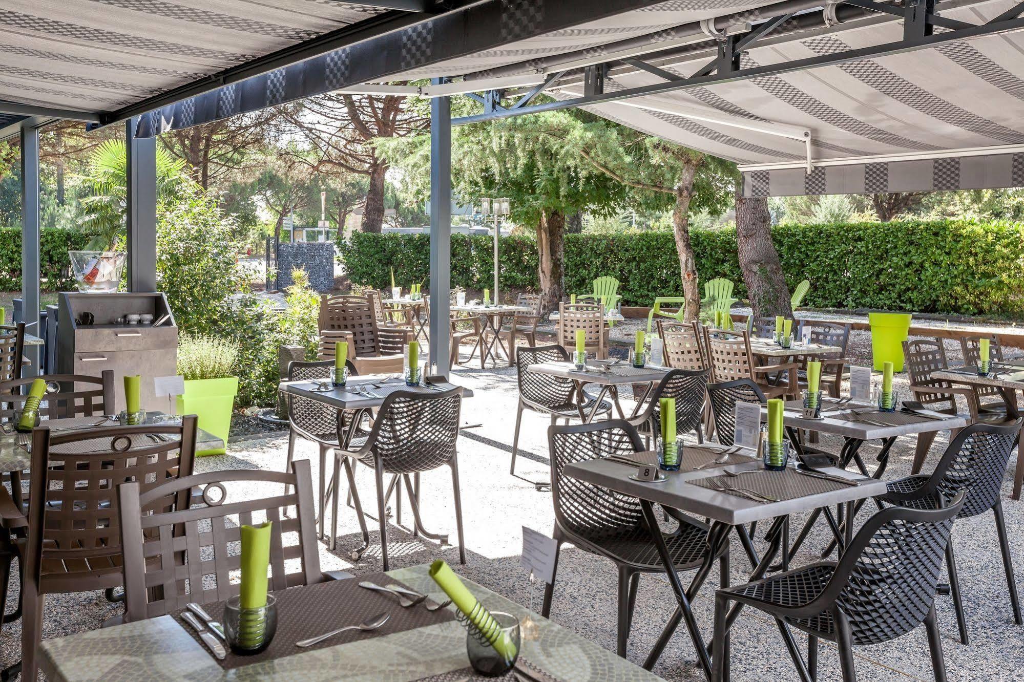 Logis Hotel Restaurant & Spa Au Comte D'Ornon Gradignan Eksteriør billede