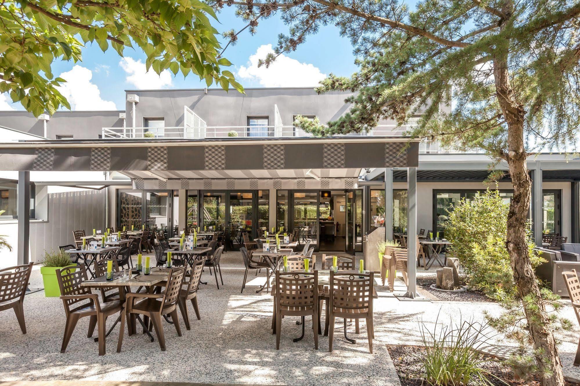 Logis Hotel Restaurant & Spa Au Comte D'Ornon Gradignan Eksteriør billede